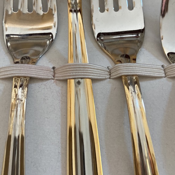 Inoxpran  18/10 Stainless Steel 24k Gold Plated Cutlery set 75 Piece in case - Picture 8 of 9